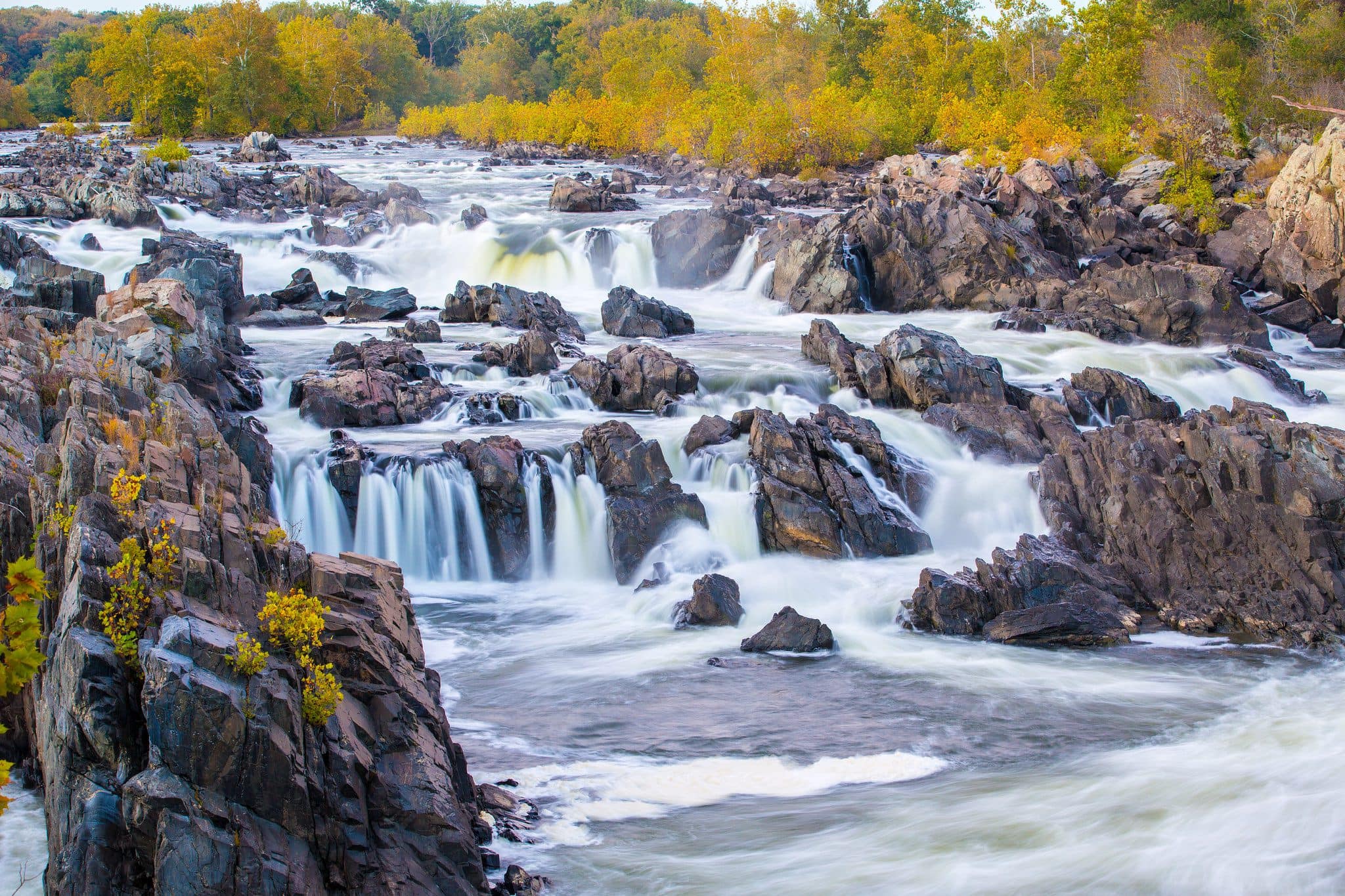 Image of rushing water through rocks of Great Falls