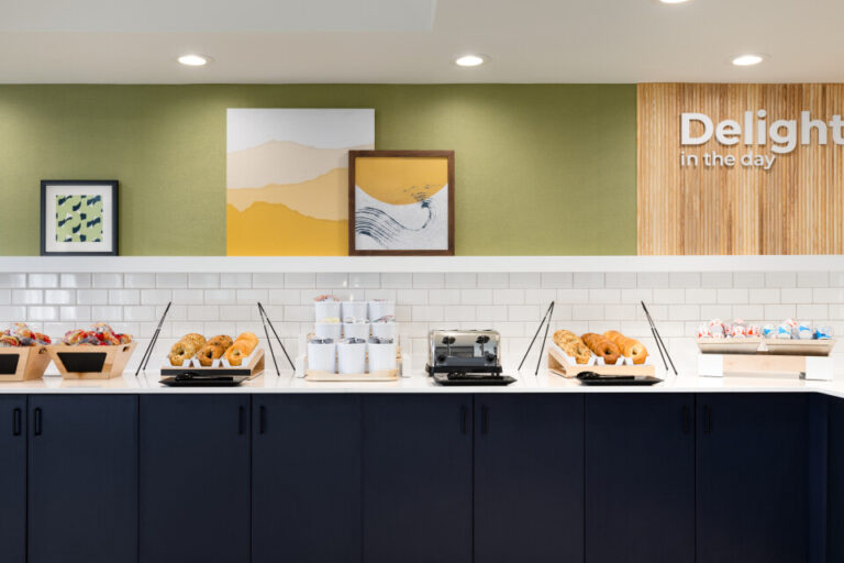 Breakfast Area 1560672 768x512