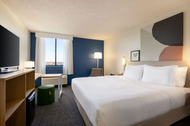 Spark by Hilton Germantown Washington DC North 1 King Bed Standard 1560657 768x512
