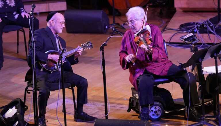 in the fiddlers house with itzhak perlman 768x439