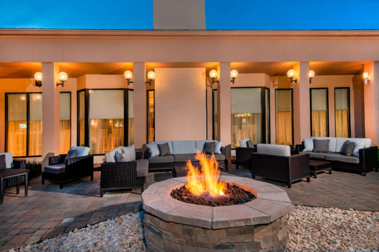 Exterior Courtyard 2 4 768x512