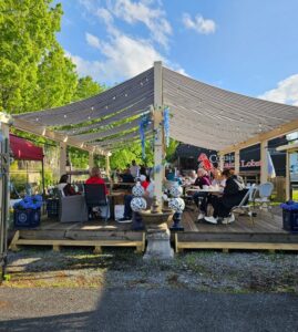 Metzger Winery’s Patio Pop-up Bar