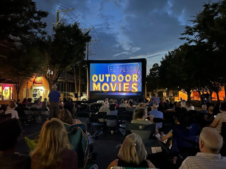 outdoor movies 1536x1152 1 768x576