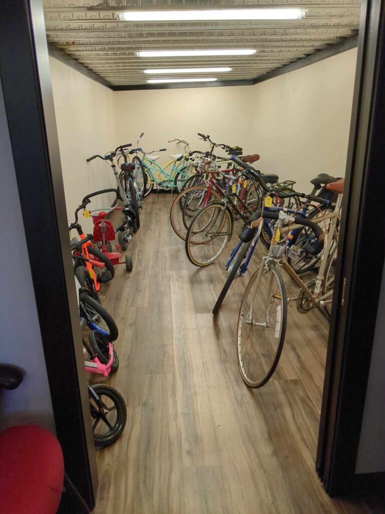 ShopShowroom 768x1024