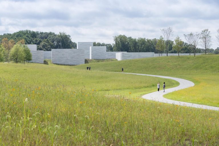 1 approach to the pavilions iwan baan glenstone museum scaled 768x512